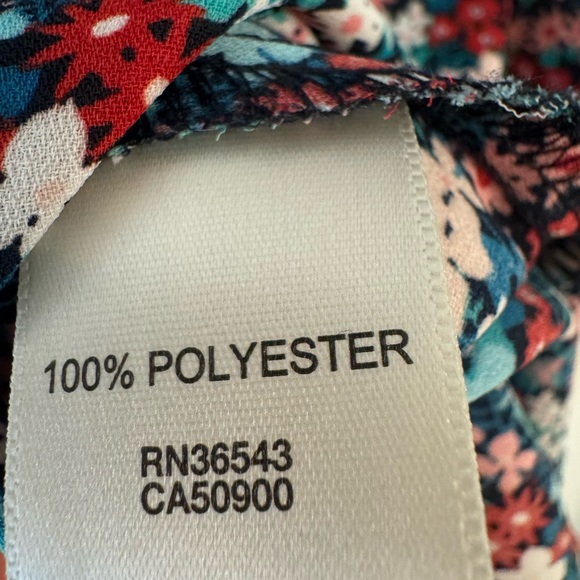 Van Heusen floral print blouse, size small - Picture 5 of 5